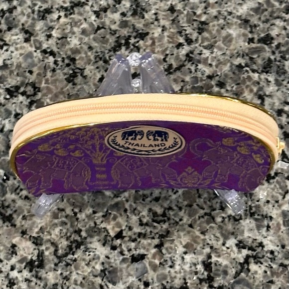 ✨EUC✨ Thai-Made Cosmetic Bag Thai Silk Elephant Purple Gold - Picture 14 of 14